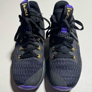 Size 6.5 - Nike LeBron Witness 5 Fierce Purple Metallic Gold